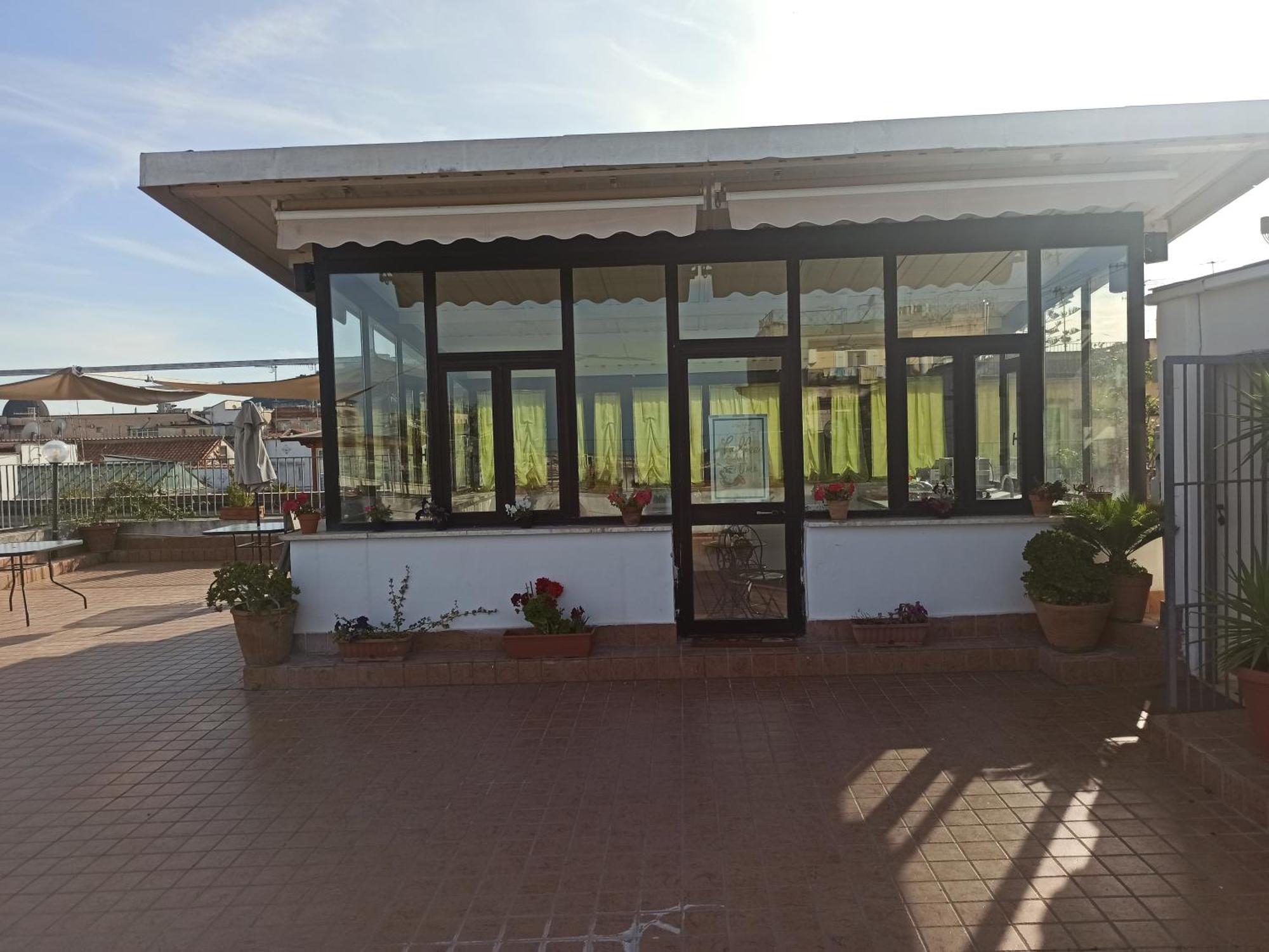 Hotel La Terrazza Delle Fate à Naples Extérieur photo