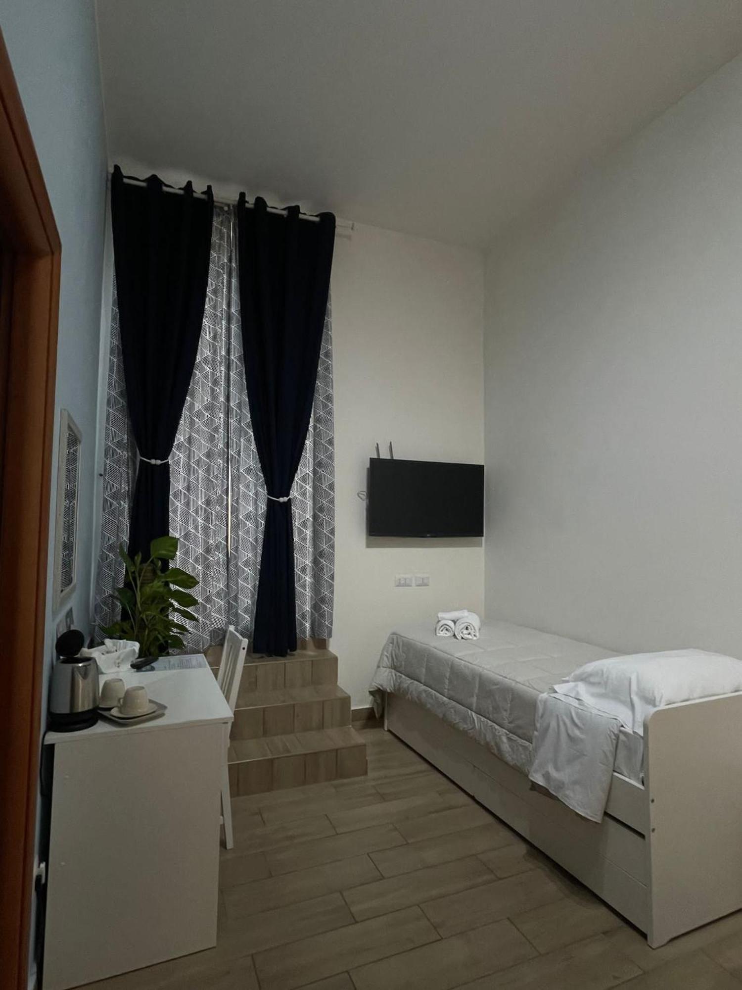 Hotel La Terrazza Delle Fate à Naples Extérieur photo